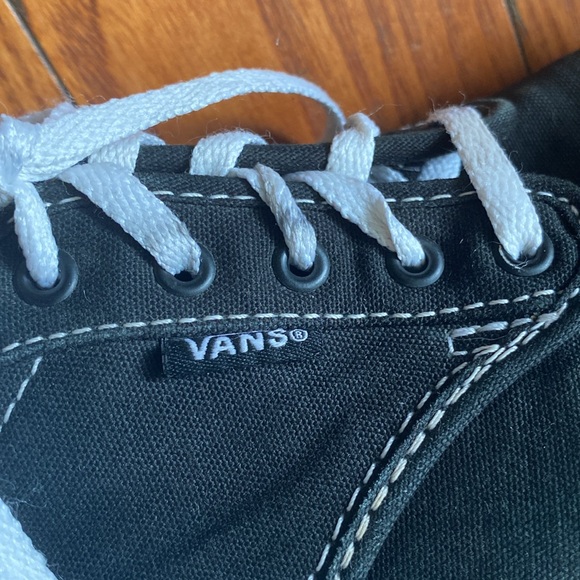 👟Vans “Off the wall” black sneakers/running shoes size 8 black/white womens. - Picture 4 of 13